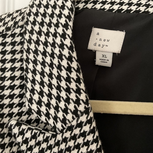 Jacket - Picture 3 of 3